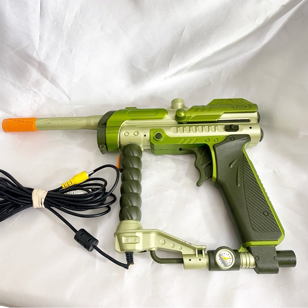 Hasbro 2004 Vintage Plug & Play Paintball TV Game.  TV Cord Needs Repair